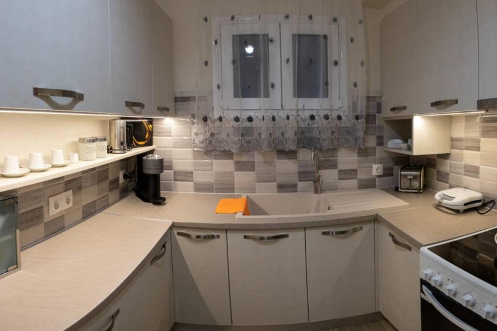 D3 Central Stylish Apartment 볼로스 외부 사진