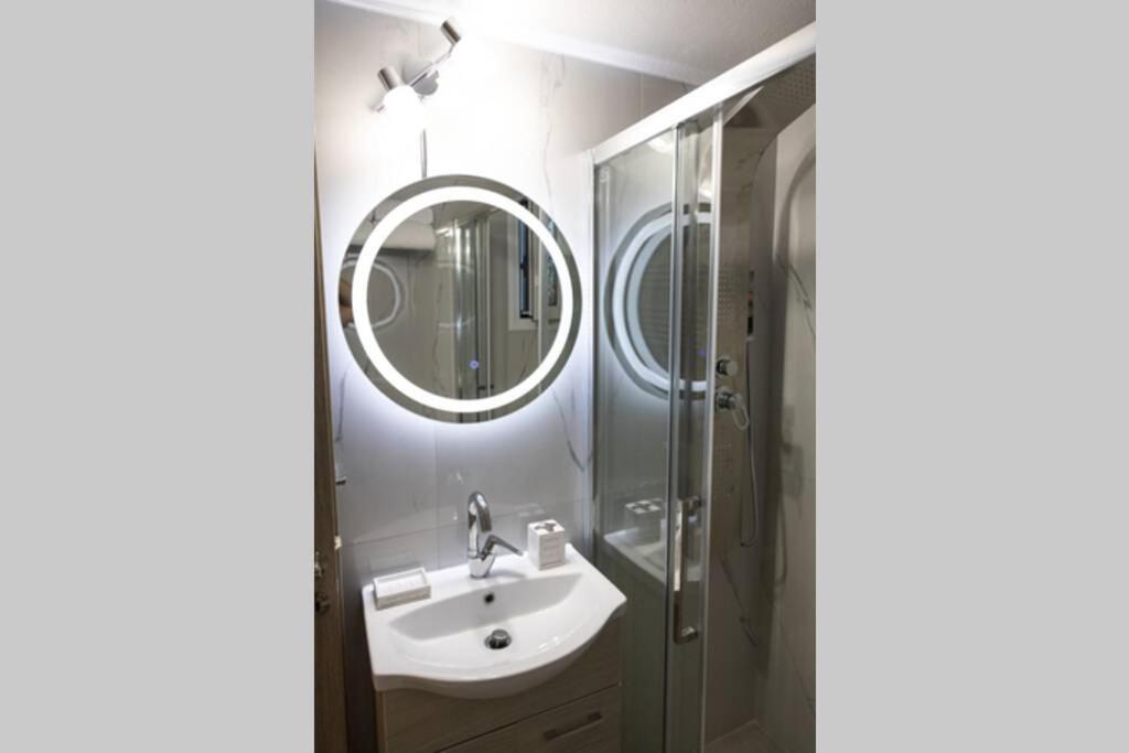 D3 Central Stylish Apartment 볼로스 외부 사진